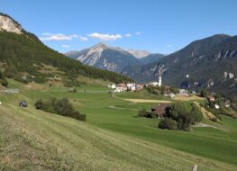 002 - das Dorf mit dem Rutsch links